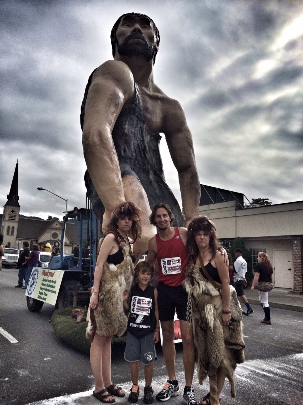 Posing with the cavemen of Grants Pass